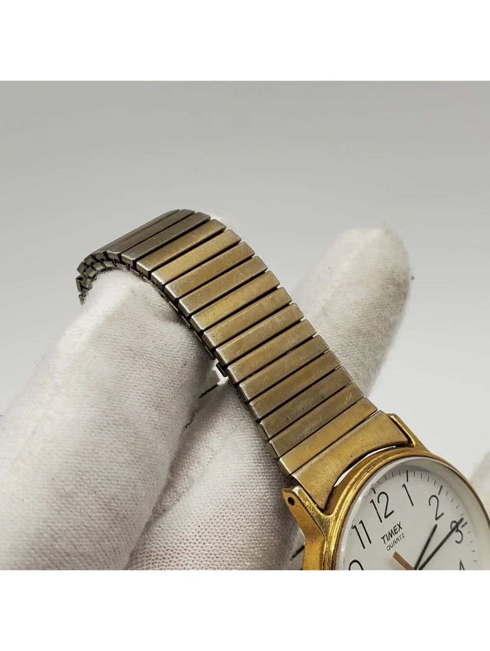 Vintage 1988 Timex Quartz Womens Watch 32mm New Battery Gold Stretch Band
